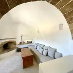 19th Century Vaulted Villa Kýthira