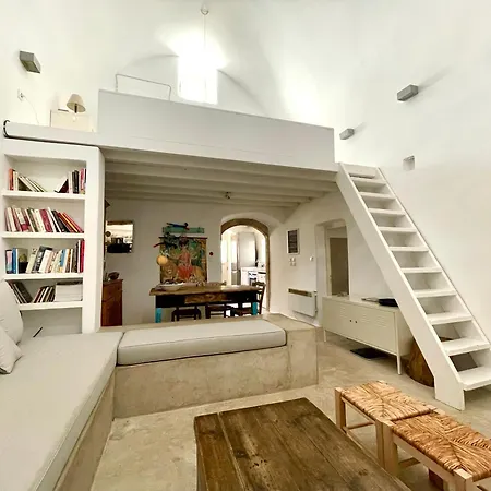 ヴィラ 19th Century Vaulted *